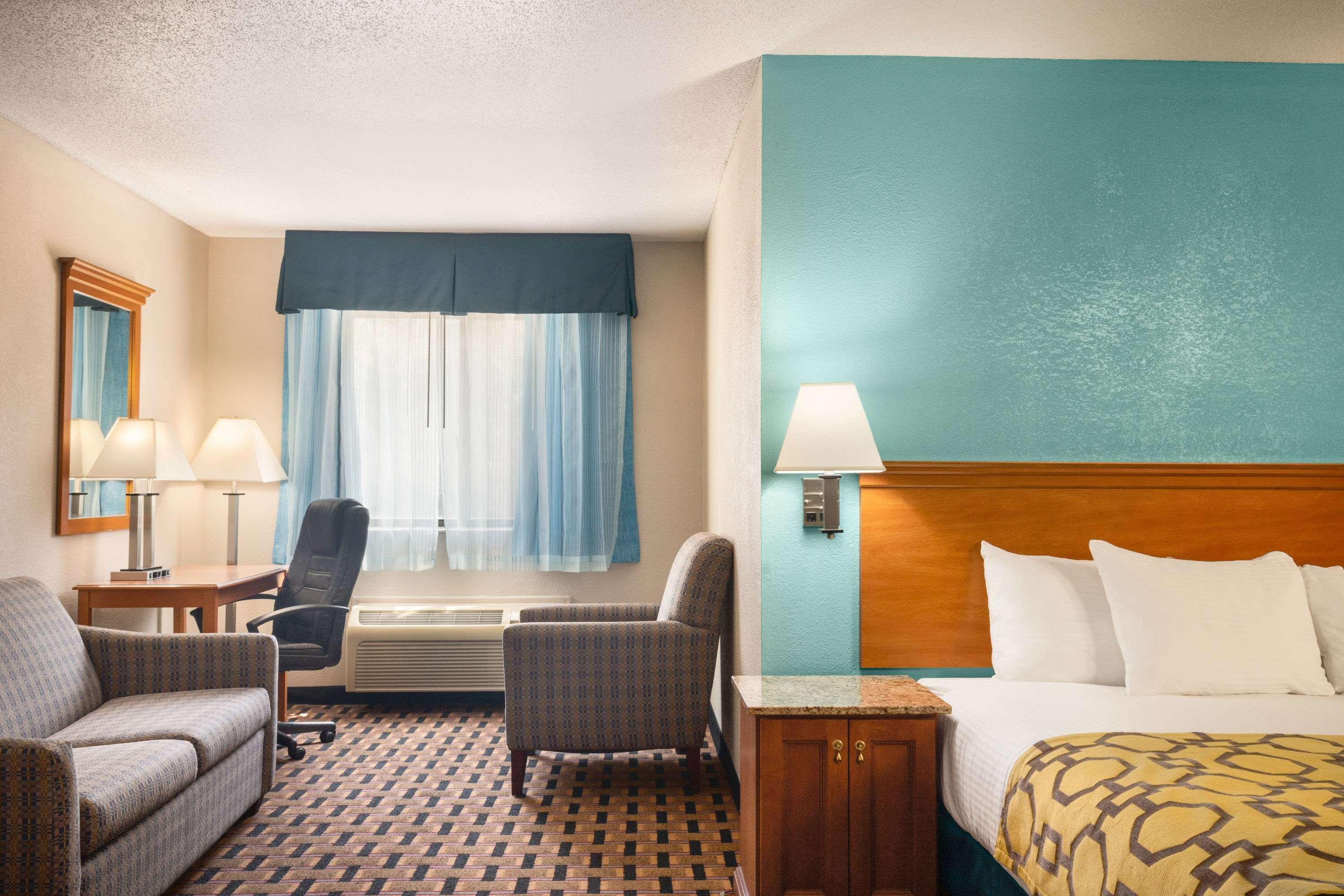 Baymont By Wyndham Warrenton Hotel Kültér fotó