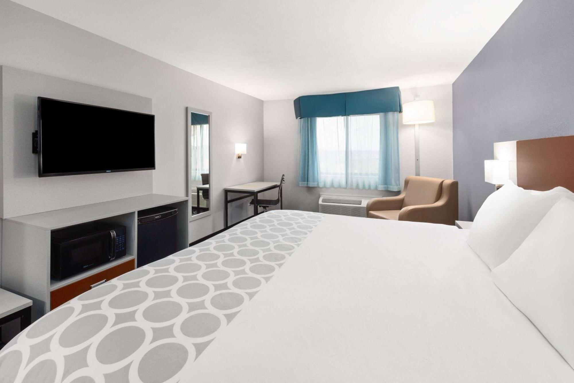 Baymont By Wyndham Warrenton Hotel Kültér fotó